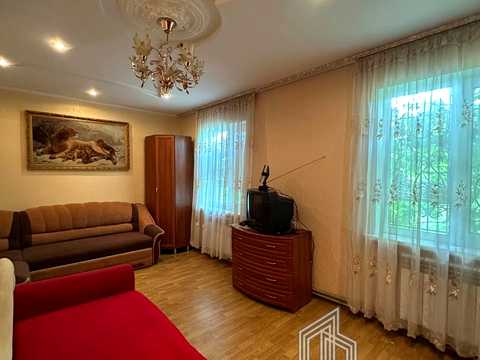будинок за адресою Лугова