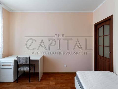 квартира за адресою Софії Русової вул., 5-Б