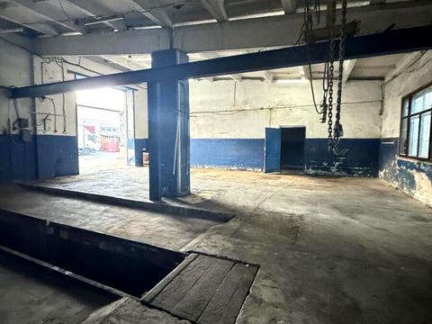 комерційна за адресою Польова вул., 10
