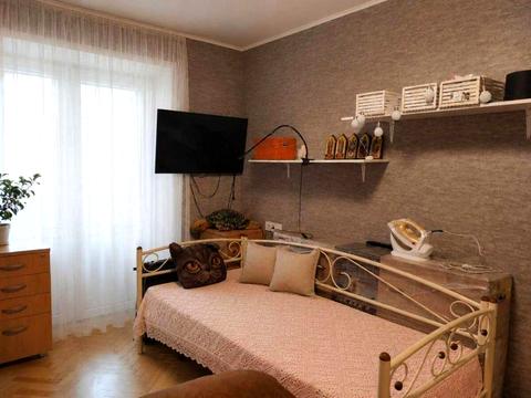 квартира за адресою Академіка Глушкова просп., 22