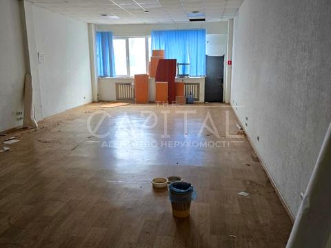 комерційна за адресою Валерія Лобановського просп. (Червонозоряний), 1