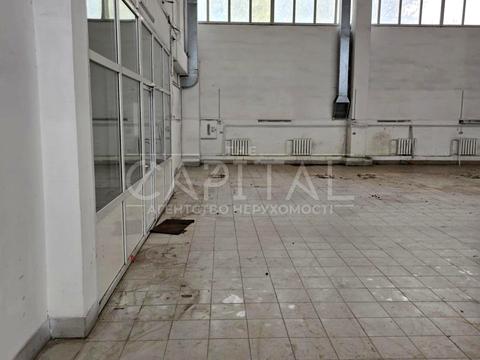 комерційна за адресою Валерія Лобановського просп. (Червонозоряний), 1