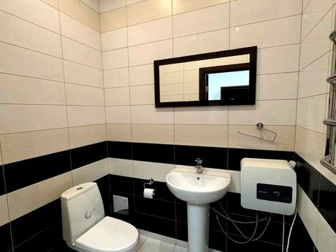 комерційна за адресою Кловський узвіз, 7а