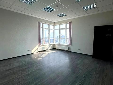 комерційна за адресою Кловський узвіз, 7а