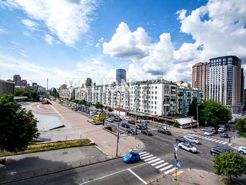 квартира за адресою Євгена Коновальця вул. (Щорса), 3