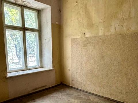комерційна за адресою Садовая вул., 14