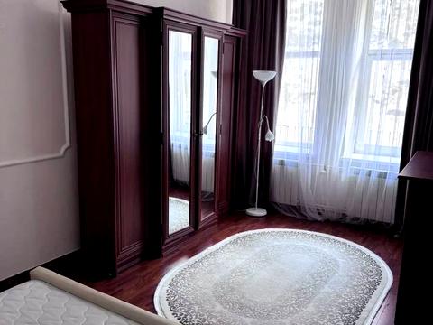 квартира за адресою Олександра Кониського вул. (), 10