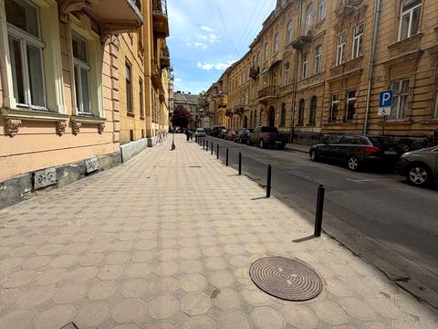 квартира за адресою Олександра Кониського вул. (), 10