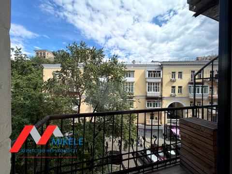 комерційна за адресою Хрещатик вул. (Kreschatic), 21