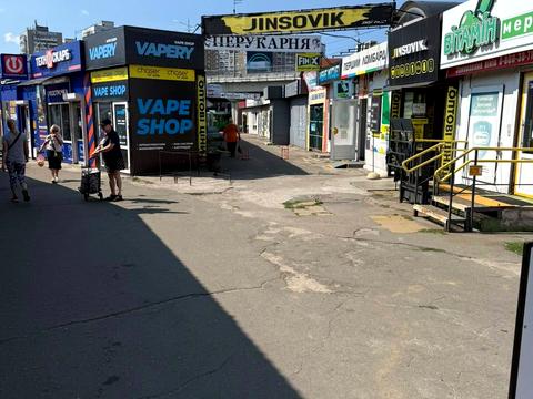 комерційна за адресою Миколи Бажана просп., 1