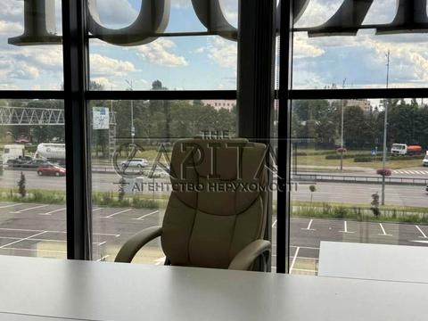 комерційна за адресою Миколи Бажана просп., 17