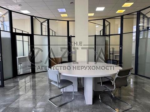 комерційна за адресою Миколи Бажана просп., 17