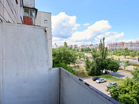 квартира за адресою Романа Шухевича просп. (Генерала Ватутіна), 30