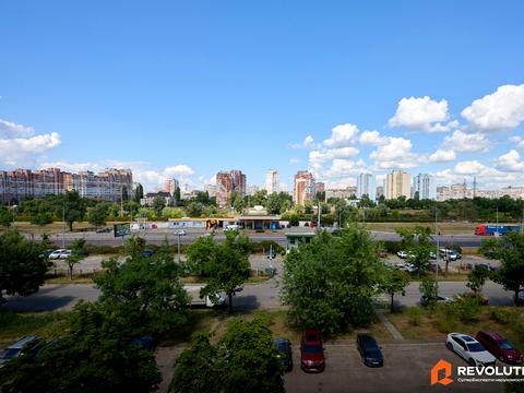 квартира за адресою Романа Шухевича просп. (Генерала Ватутіна), 30