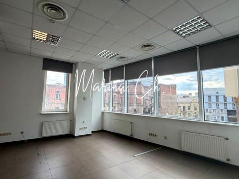 коммерческая по адресу Королеви Єлизавети ІІ ул. (Глинки), 7