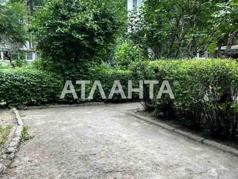 квартира за адресою Космонавтів вул., 18