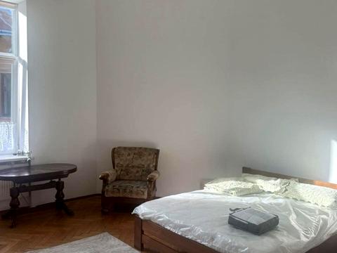 квартира за адресою Гетьмана Петра Дорошенка вул. (Жовтнева), 42