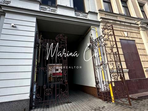 комерційна за адресою Дмитра Яворницького просп. (Карла Маркса), 54