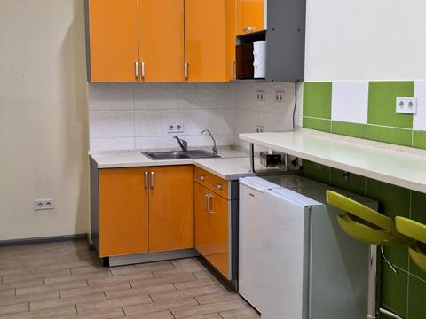 комерційна за адресою Дніпровська набережна вул., 26-Д