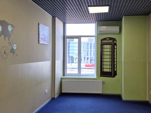 комерційна за адресою Дніпровська набережна вул., 26-Д