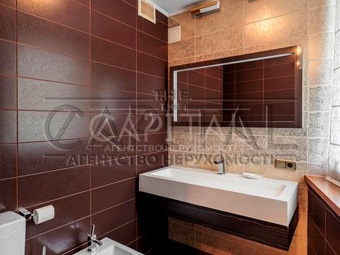 будинок за адресою Небесної Сотні вул. (Паризької Комуни)
