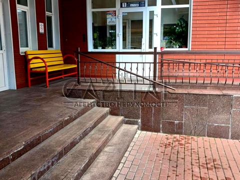 коммерческая по адресу Антоновича ул. (Горького), 72