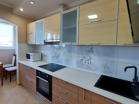 квартира за адресою Анни Ахматової вул., 28