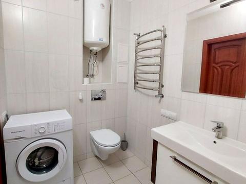 квартира за адресою Анни Ахматової вул., 28