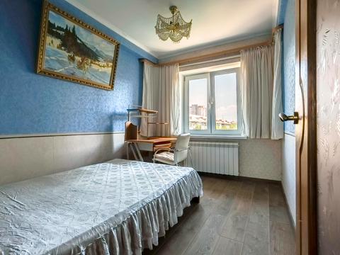 квартира за адресою Верховної Ради бульв., 12-А