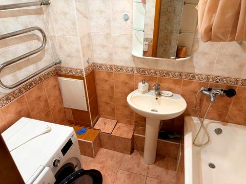 квартира за адресою Бакинська вул., 37