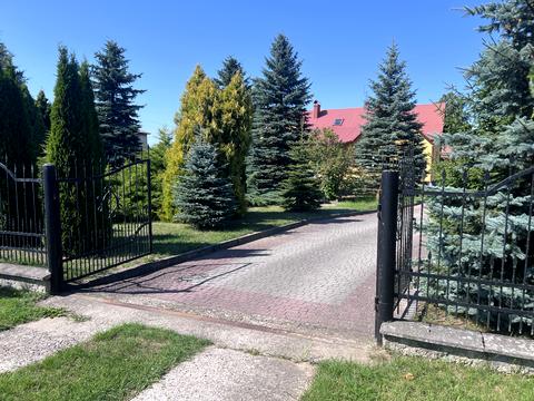 дом по адресу Центральна