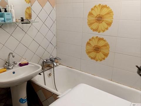 квартира за адресою Космонавтів вул., 7а