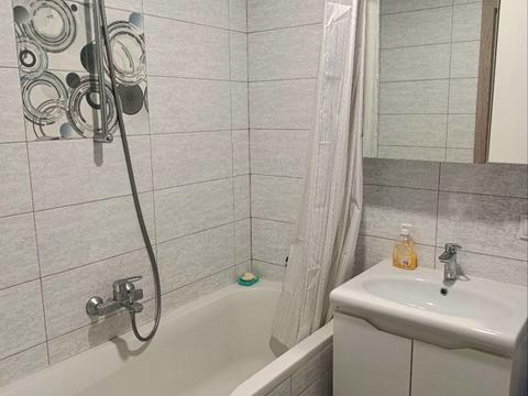 квартира за адресою Домобудівельна вул., 13