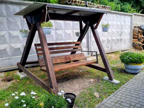 комерційна за адресою Садова вул., 25а