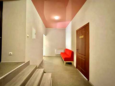 комерційна за адресою Садова вул., 25а