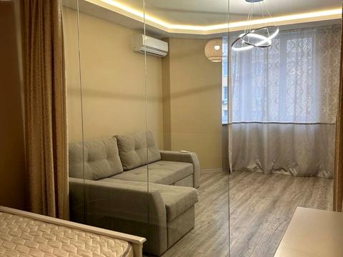 квартира за адресою Андрія Малишка вул. (Льва Толстого), 102