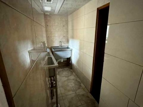 комерційна за адресою Підвалля вул., 11