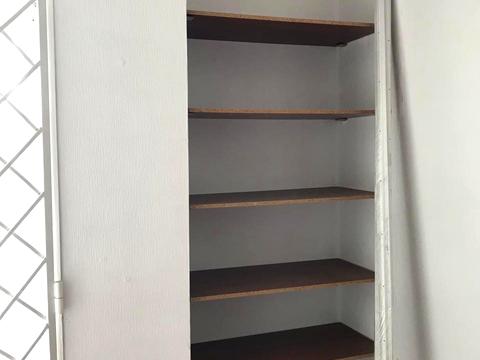 комерційна за адресою Милославська вул., 33