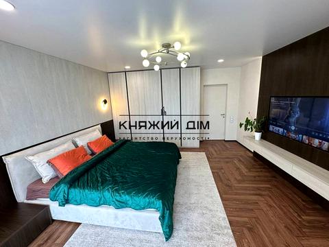 квартира за адресою Дніпровська набережна вул., 25