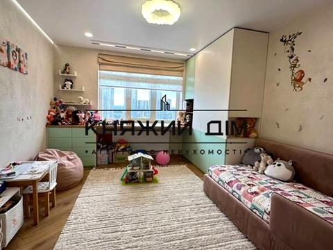 квартира за адресою Дніпровська набережна вул., 25