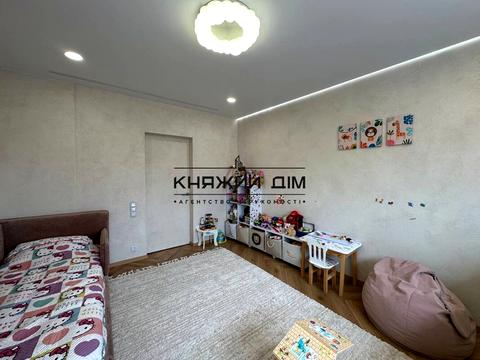 квартира за адресою Дніпровська набережна вул., 25