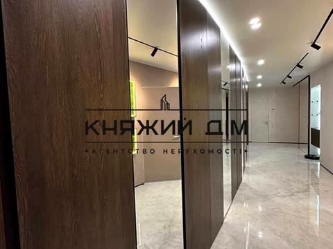 квартира за адресою Дніпровська набережна вул., 25