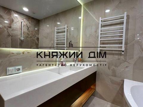квартира за адресою Дніпровська набережна вул., 25