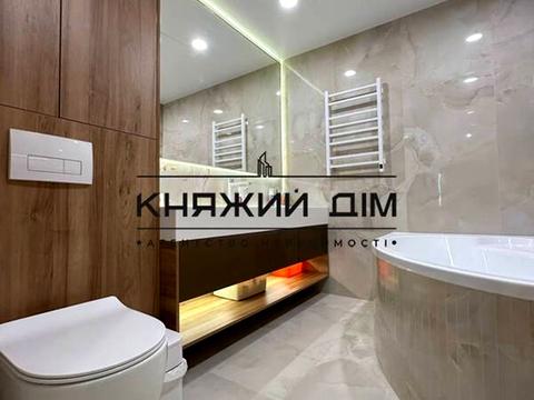 квартира за адресою Дніпровська набережна вул., 25
