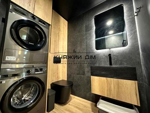 квартира за адресою Дніпровська набережна вул., 25