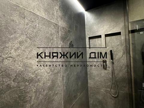 квартира за адресою Дніпровська набережна вул., 25