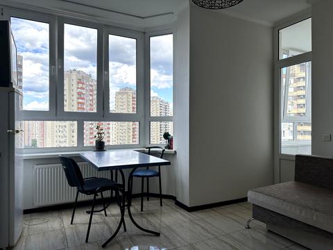 квартира за адресою Анни Ахматової вул., 34