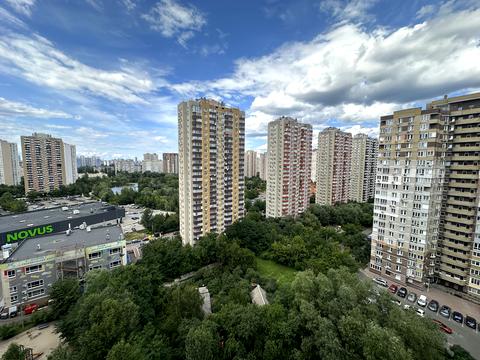 квартира за адресою Анни Ахматової вул., 34