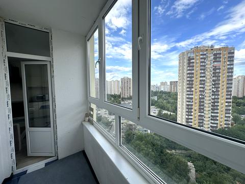квартира за адресою Анни Ахматової вул., 34