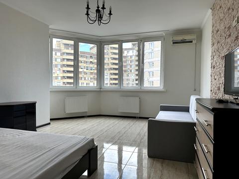 квартира за адресою Анни Ахматової вул., 34